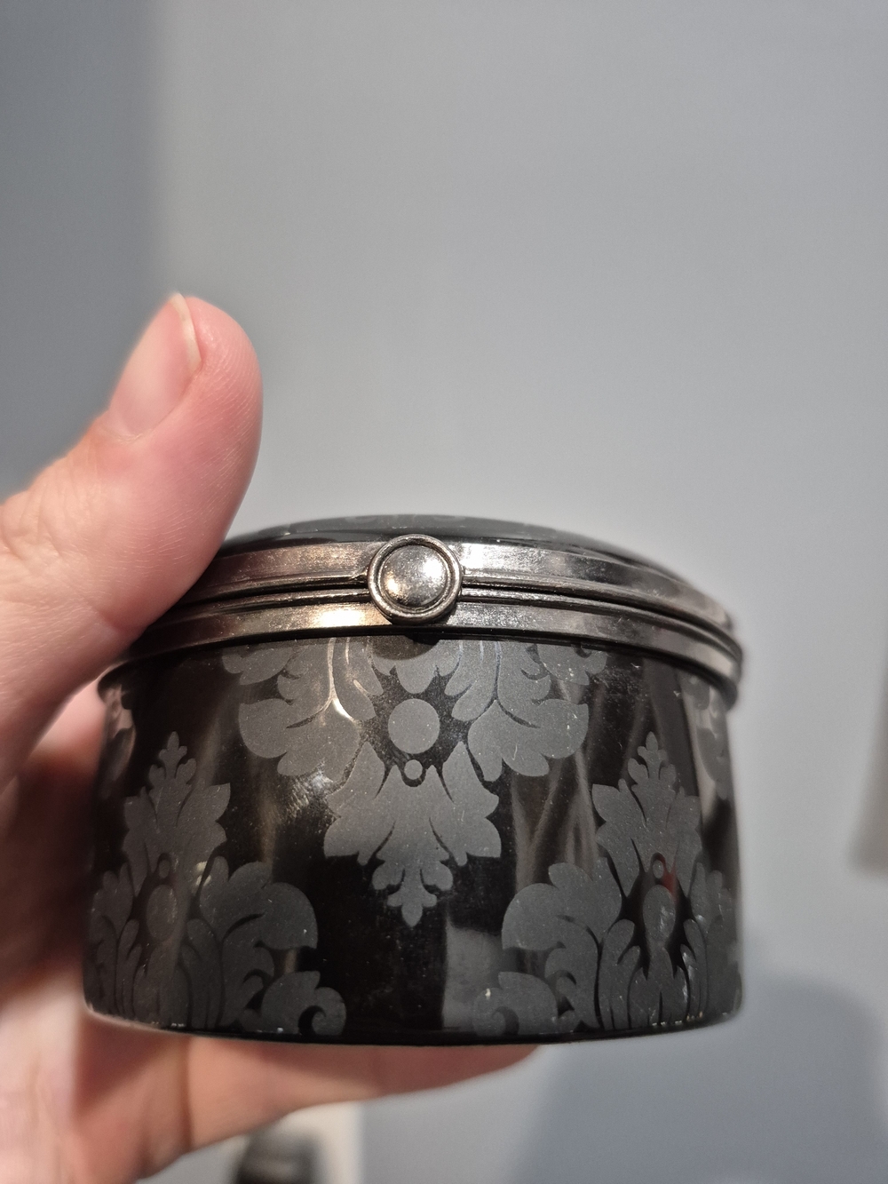 Compact Round Black Floral Jewelry Box with Mirror Metal Trinket Dish - Picture 5 of 12